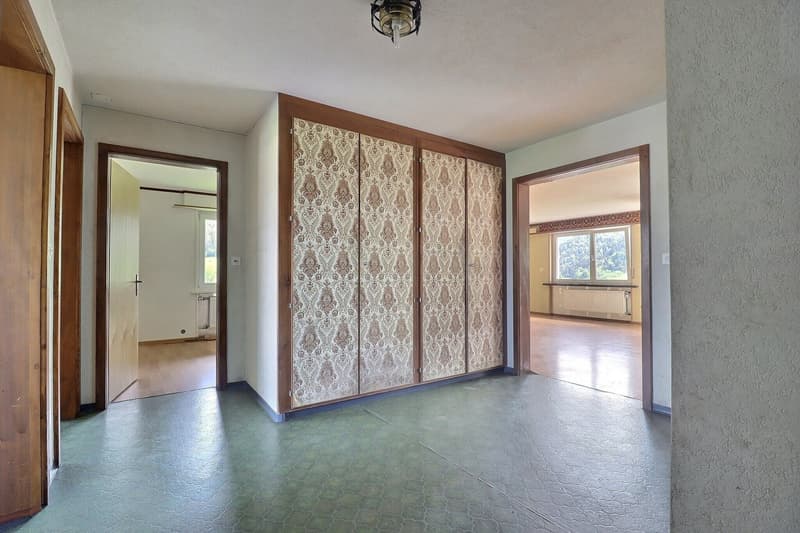 Charmante 4,5-Zimmer-Stockwerkeigentumswohnung mit Balkon und Garage (7)