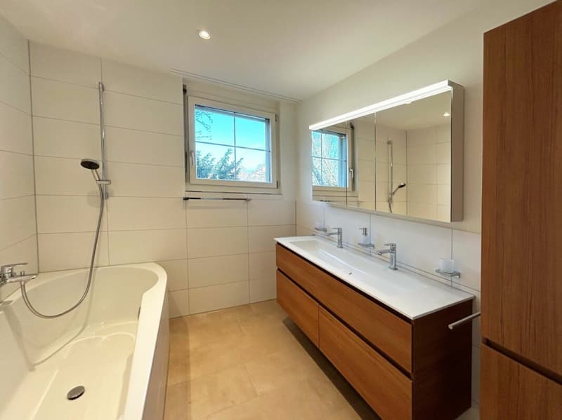 Wohnen mit Ausblick - 4.5-Zimmer-Maisonettewohnung mit moderne Küche (2)