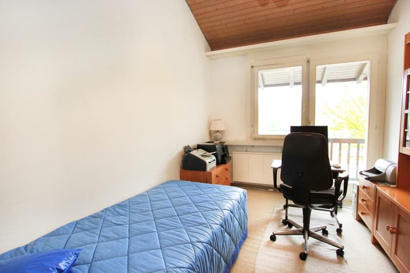 Auch das nebenan liegende Zimmer hat einen direkten Zugang zum Balkon