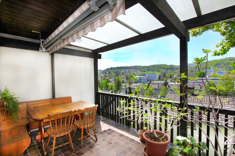 Sonnige und ruhige Terrasse mit toller Aussicht über Liestal