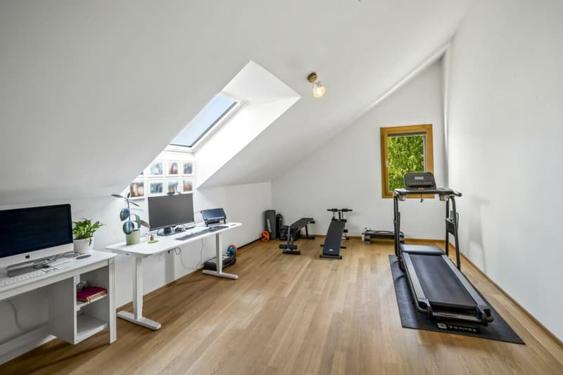 Weiteres grosszügiges Schlafzimmer mit über 23 m² Fläche