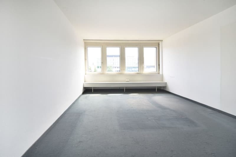 Attraktive Büroflächen im Gewerbegebiet Kägen, Reinach (7)