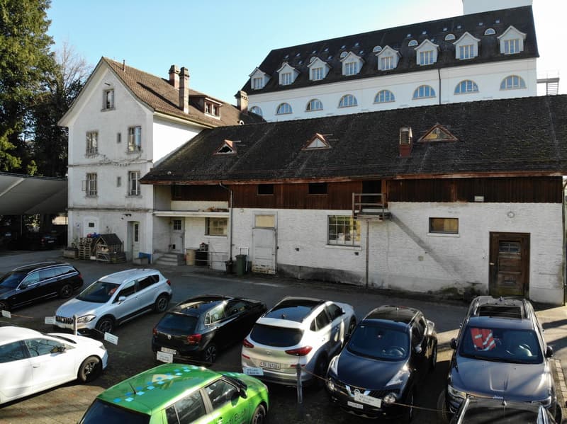 offener Auto-Abstellplatz (1)