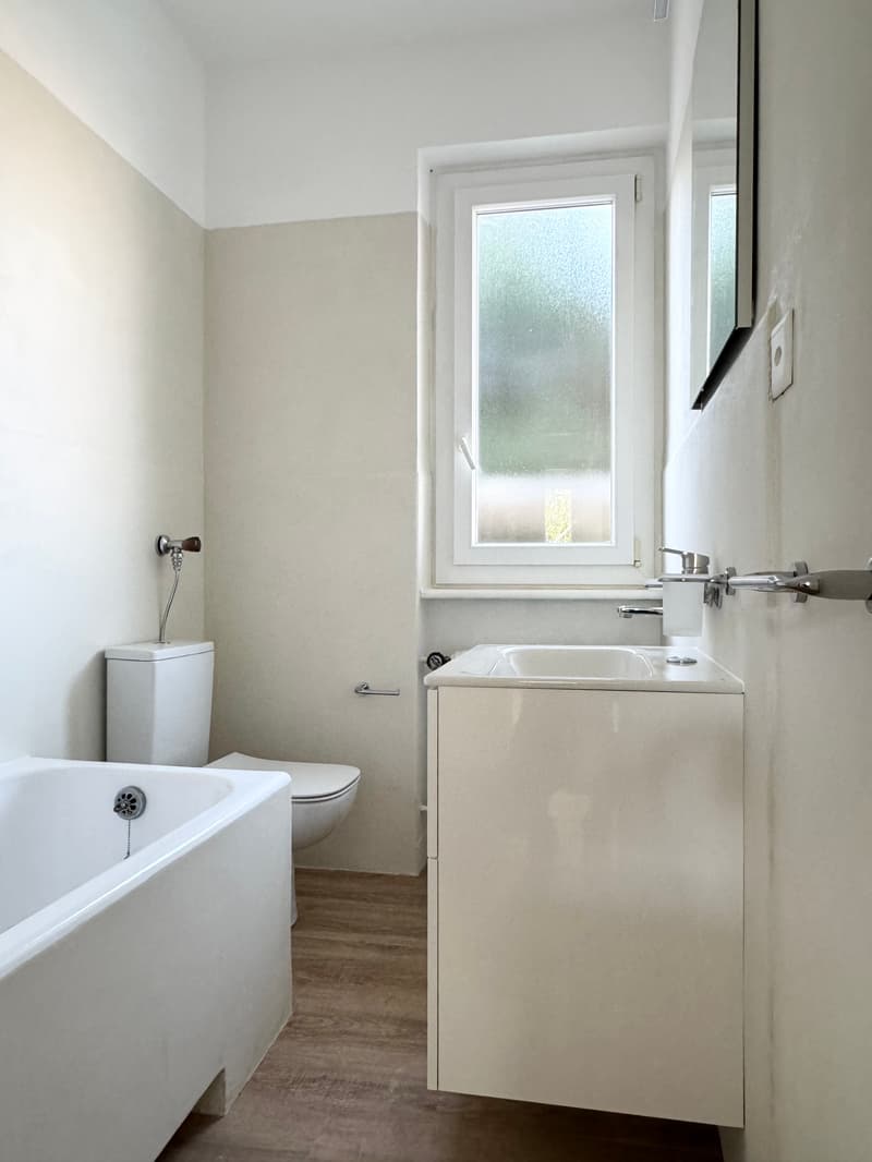 Servizio con vasca da bagno