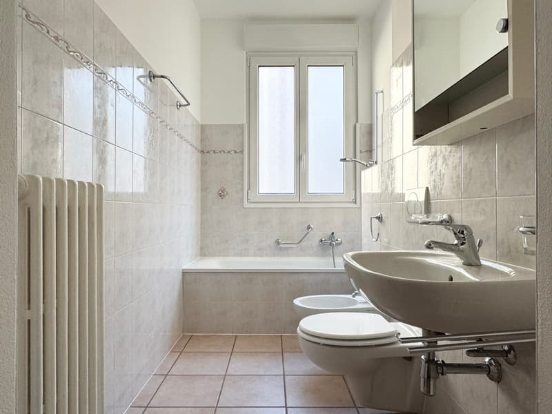Servizio con vasca da bagno