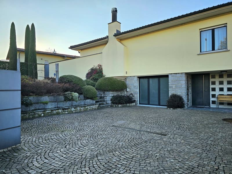 Balerna: Meravigliosa casa unifamiliare immersa nel verde, con ampio giardino e piscina (2)