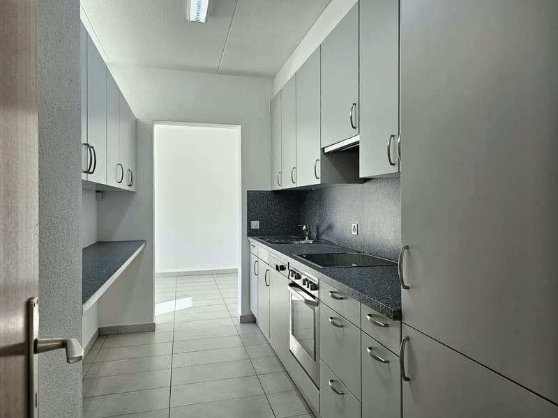 Vacallo: Confortevole e luminoso appartamento 5.5 locali con vista dominante (8)