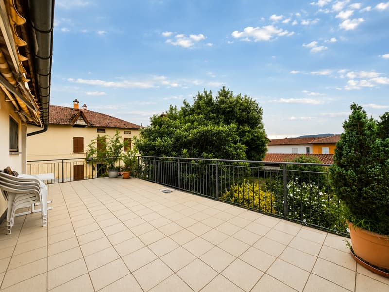 Stabio San Pietro: Affascinante casa unifamiliare 3.5 locali con giardino privato e vista aperta (4)