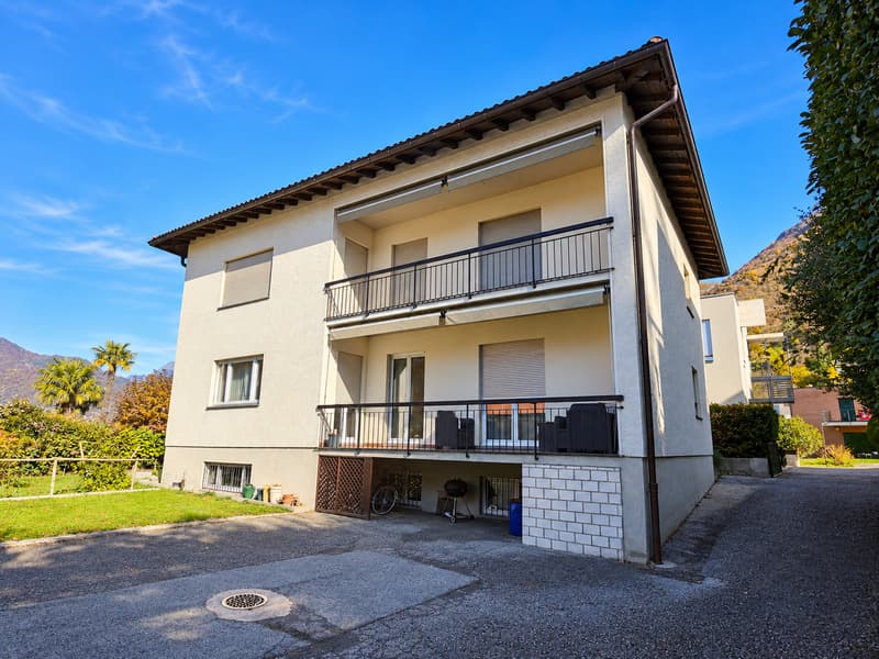 Bellinzona Daro: Ampia e confortevole casa bifamiliare con incantevole vista dominante (2)
