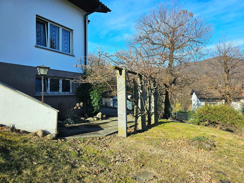Mendrisio Arzo: Interessante casa unifamiliare da rinnovare con ampio terreno edificabile panoramico (5)