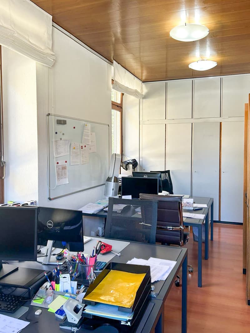 AMPIO UFFICIO CON SALE RIUNIONI E PARCHEGGI (3)