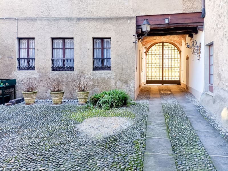 APPARTAMENTO 2.5 LOCALI IN ELEGANTE PALAZZO D'EPOCA (11)