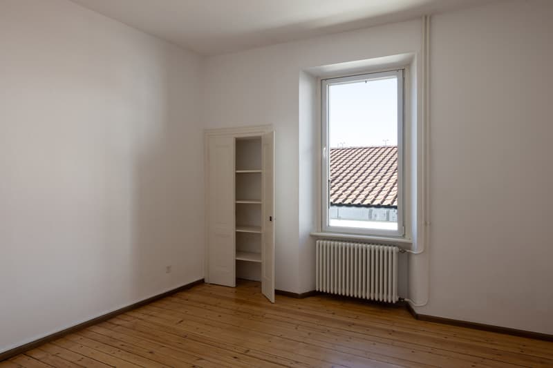 APPARTAMENTO CON GRANDE TERRAZZA E DUE GARAGE (7)