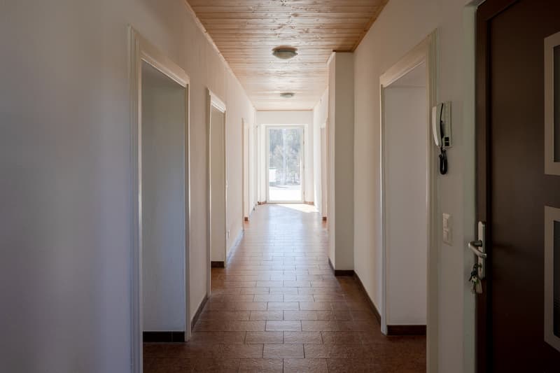APPARTAMENTO CON GRANDE TERRAZZA E DUE GARAGE (6)