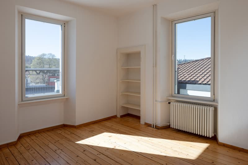 APPARTAMENTO CON GRANDE TERRAZZA E DUE GARAGE (3)