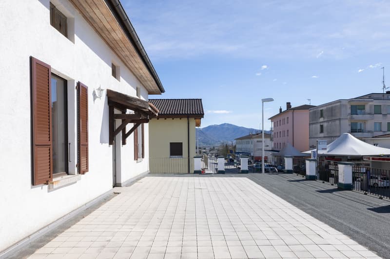 STABILE DA INVESTIMENTO A DESTINAZIONE MISTA (9)