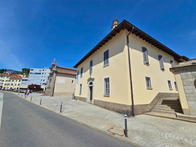 BALERNA - LOCALE COMMERCIALE (5)