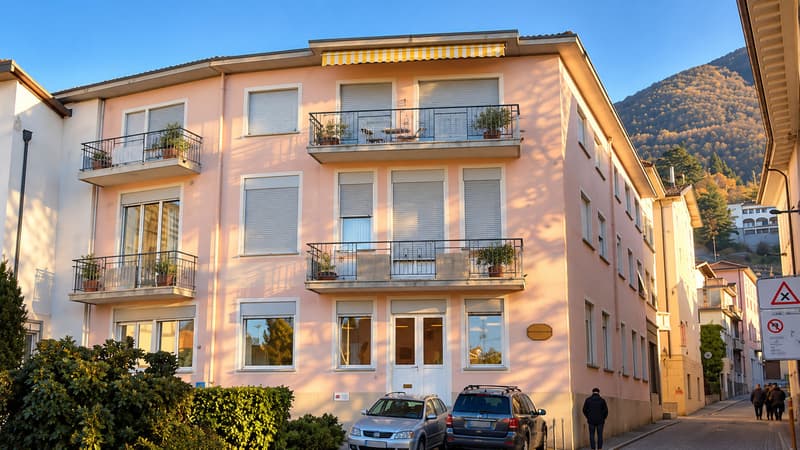 APPARTAMENTO 4.5 LOCALI RISTRUTTURATO (1)