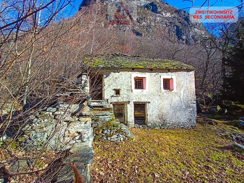 Rustico da ritrutturare / Rustico zu ausbauen (1)