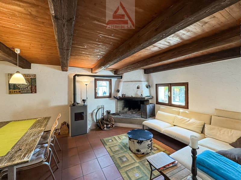 Incantevole rustico di 5.5 locali / Charmantes 5.5 - Zimmer - Rustico (4)