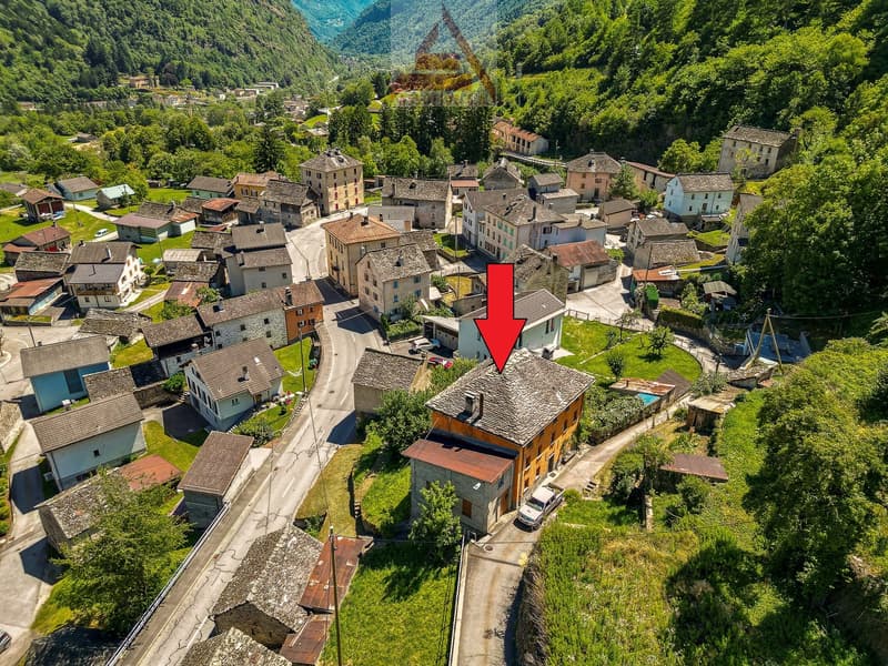 Affascinante casa ticinese / Charmantes Tessinerhaus (2)