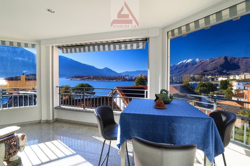 Prestigioso attico di 5.5 locali vista lago/Prestigioses 5.5-Zimmer-Attika mit Seeblick (1)