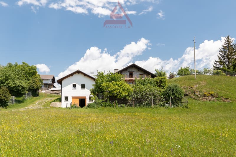 Paradiso di 4.5 locali a Buseno / Paradies mit 4.5 Zimmern in Buseno (12)