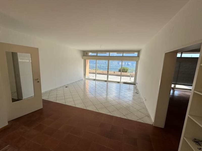 Zu verkaufen in Orselina 3.5-Zimmerwohnung mit Seesicht und Schwimmbad (6)
