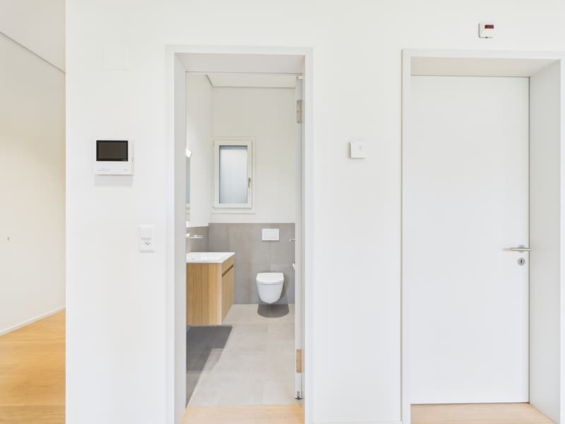 separates WC
