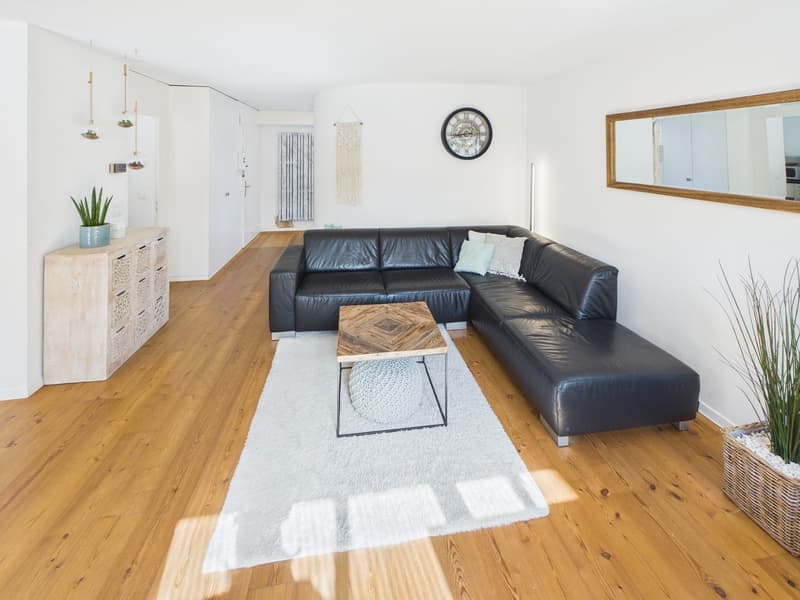 Stilvoll renoviertes 6.5 Zimmer-Reiheneinfamilienhaus (2)