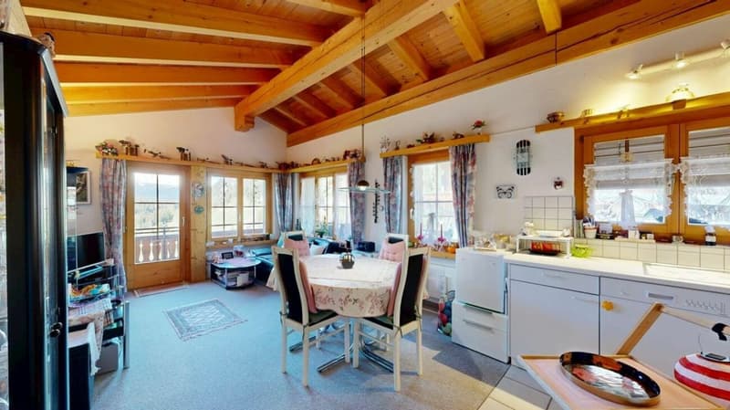 Charmante 2.5-Zimmer-Wohnung mit Panorama (2)