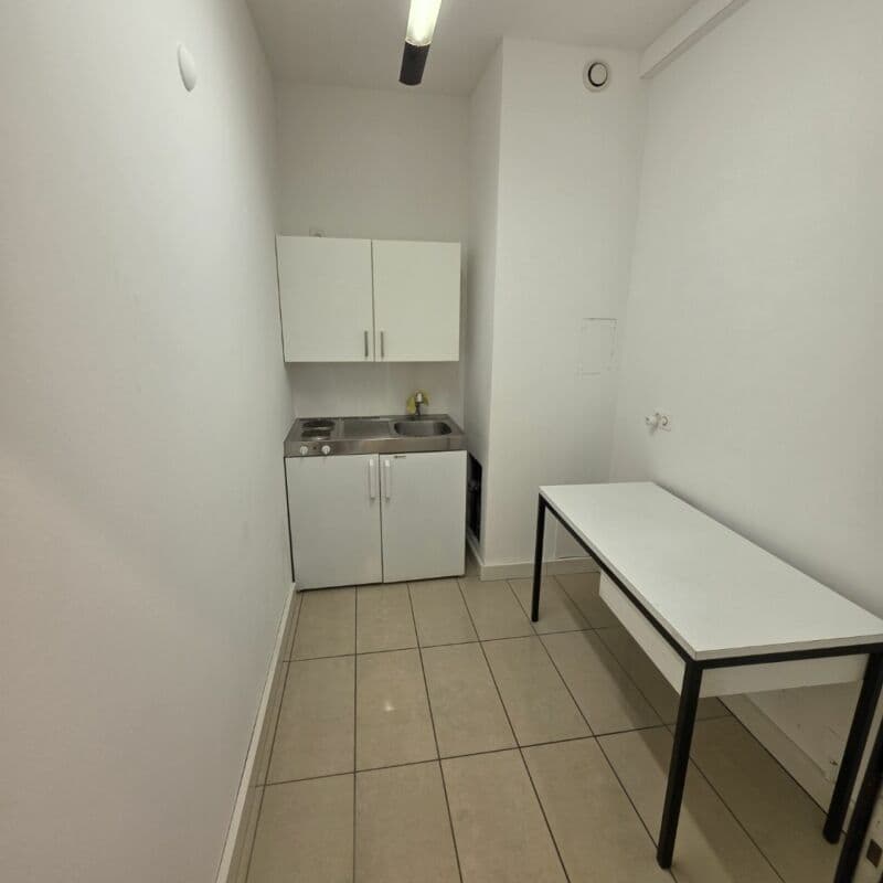 Affittasi ufficio in centro Lugano (7)