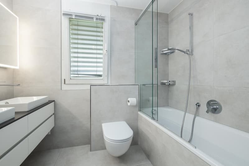 Geräumige 4.5-Zimmer-Wohnung mit Balkon und Garage in Thalwil (2)