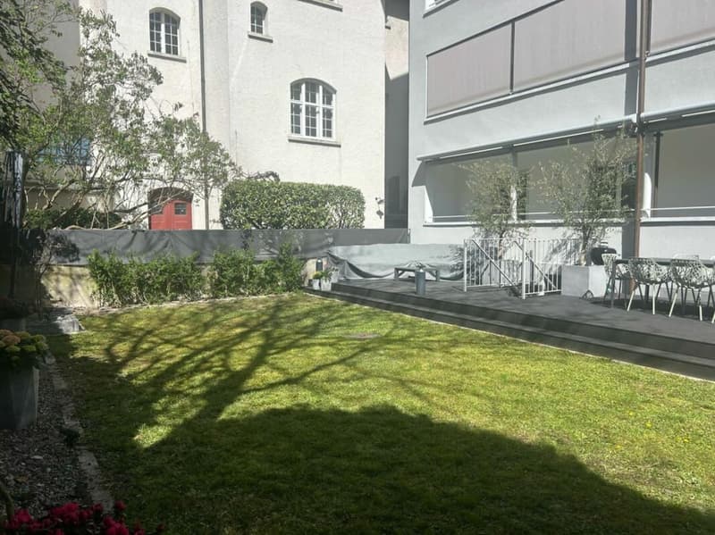 Geräumige 6.5-Zimmer-Wohnung mit Balkon und Garage in Basel (1)