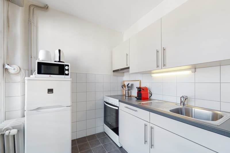 Charmant studio meublé de 1.5 pièces avec balcon à Genève (13)