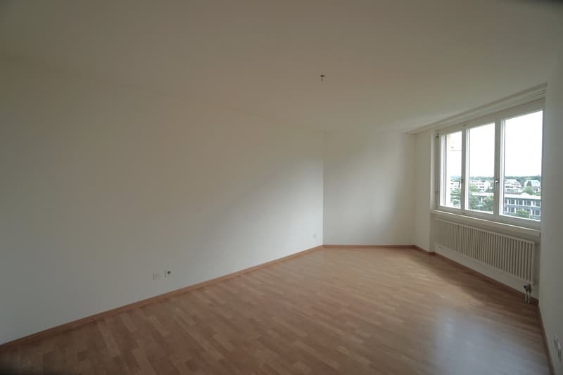 Sonnige 3.5-Zimmerwohnung mit grandioser Aussicht an zentraler Lage in Regensdorf (5)