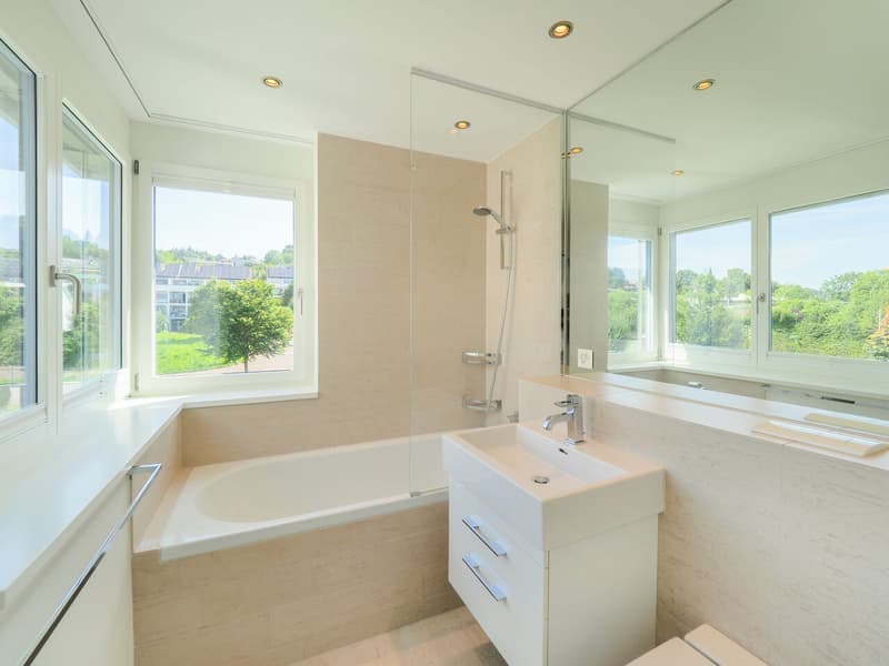 Charmante 2.5-Zimmer-Wohnung mit Balkon in Erlenbach (7)
