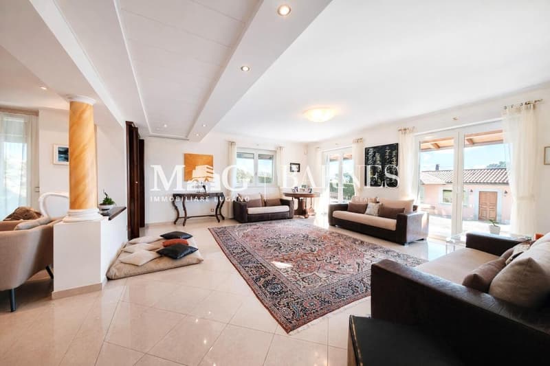 Lugano: Elegante Villa con piscina e dépendance (8)