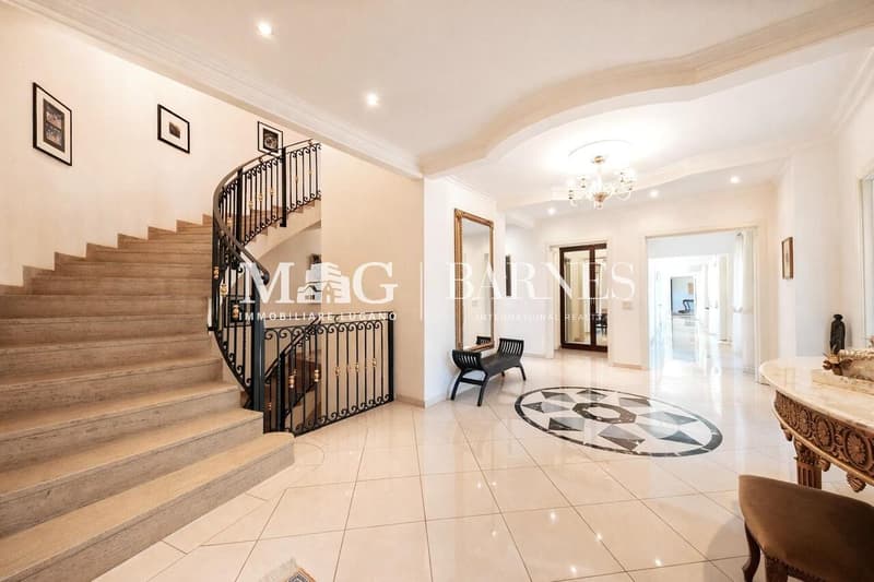 Lugano: Elegante Villa con piscina e dépendance (3)