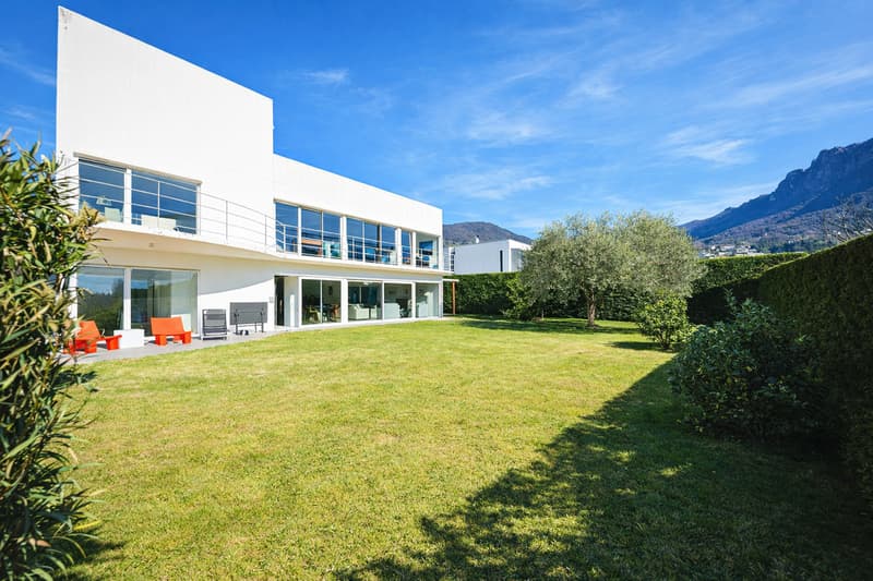 Lugano, Dino: Villa moderna con giardino, terrazze e vista aperta (1)