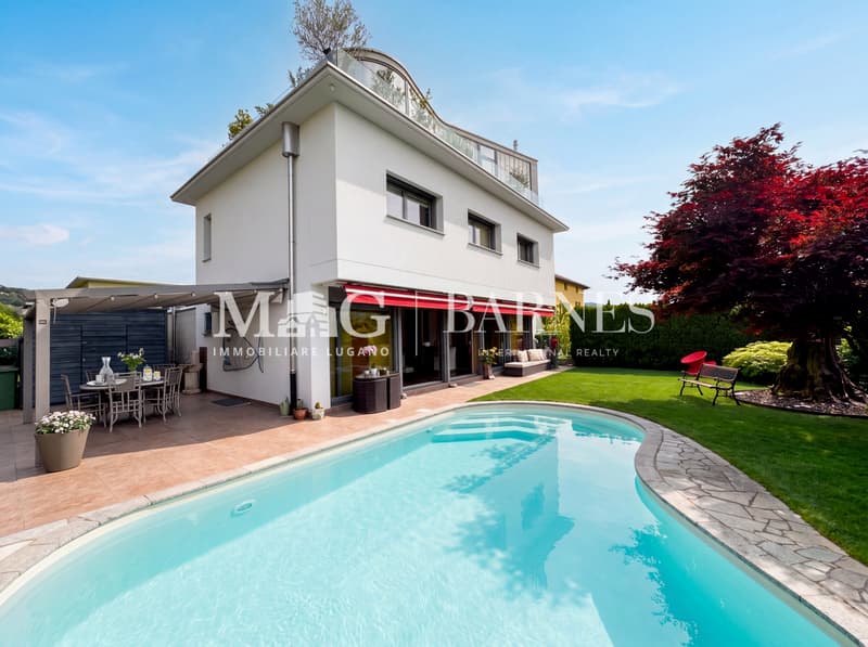 Mendrisio, Stabio: Grande casa unifamiliare con giardino e piscina (2)