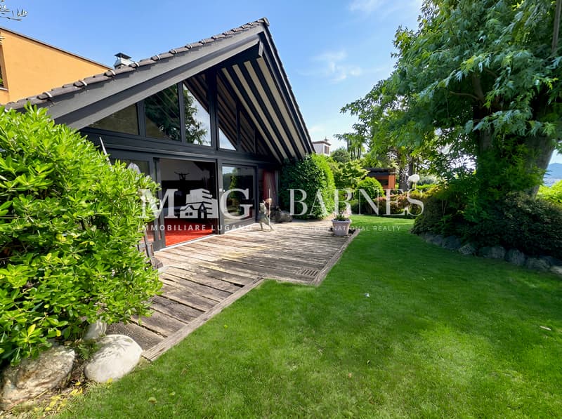 Villa d'autore a Comano con giardino e vista aperta, da rinnovare (2)