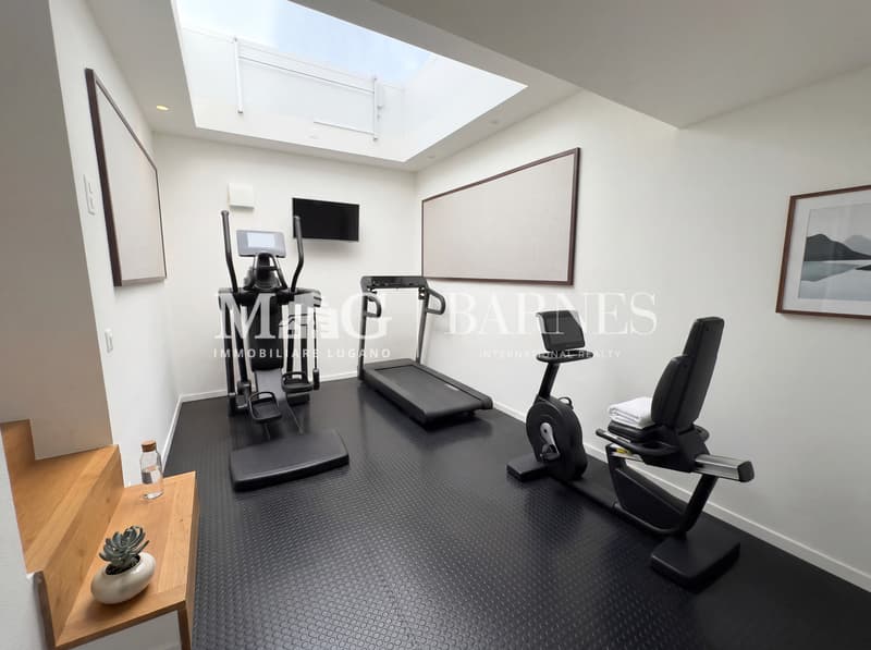 Esclusiva Villa Vista Lago con Darsena Privata (10)