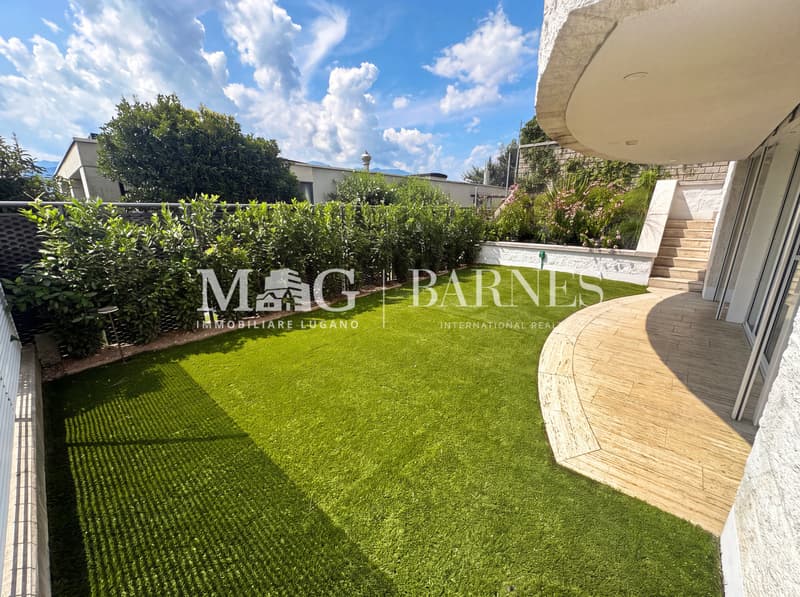 Lugano, Albonago | Esclusiva Villa con Giardino e Vista Panoramica (4)