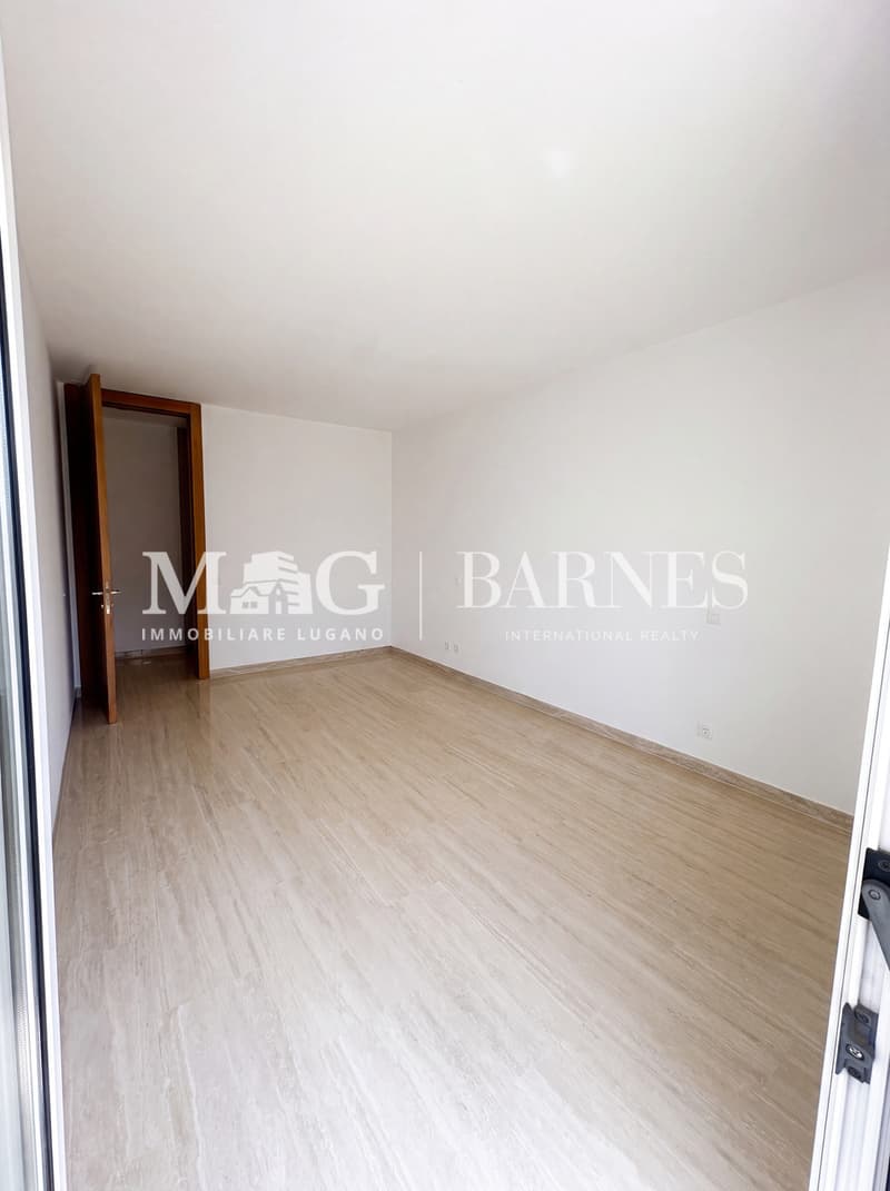 Lugano, Albonago | Esclusiva Villa con Giardino e Vista Panoramica (9)