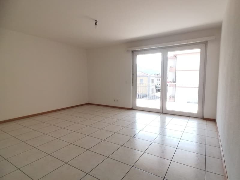 AFFITTASI 2 LOCALI CON BALCONE A CASLANO (3)