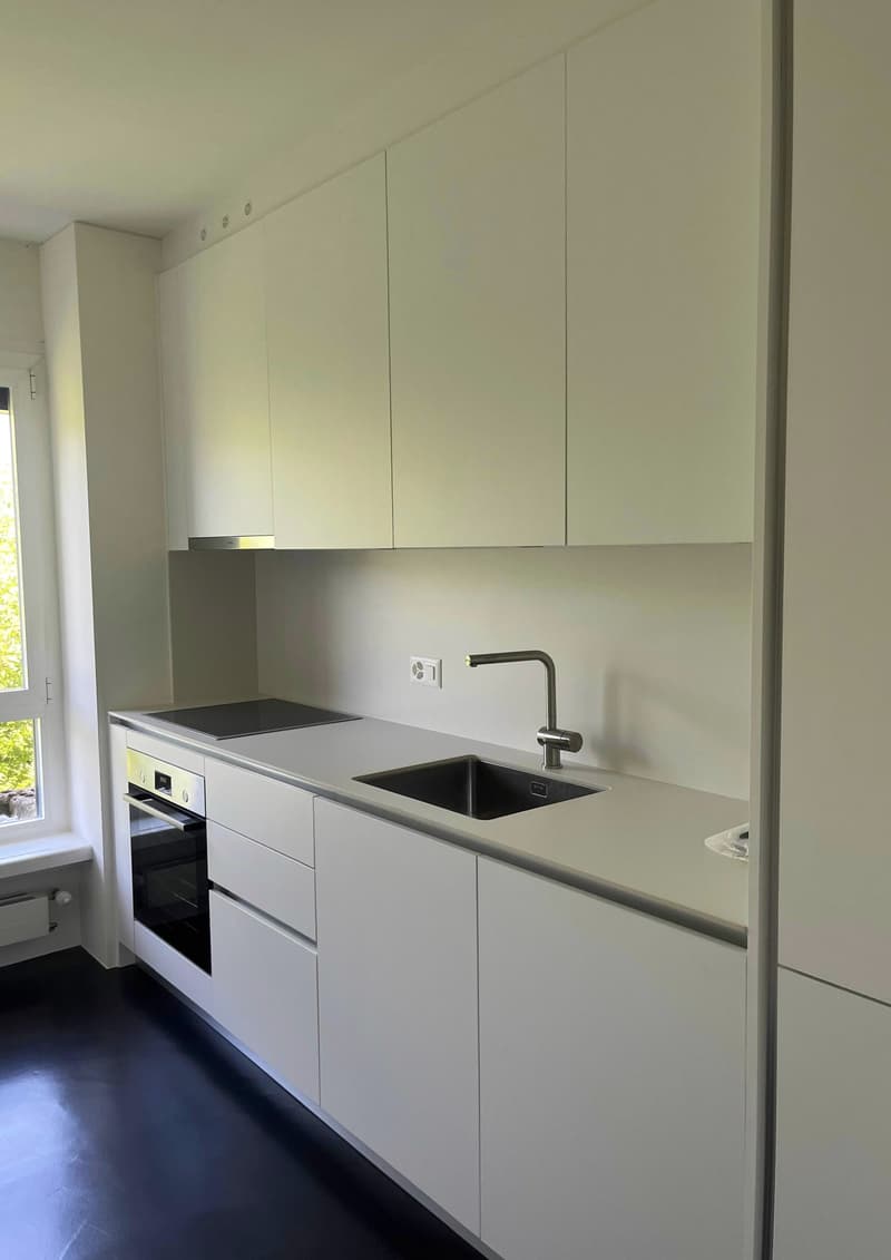 Luminoso e moderno appartamento di 2.5 locali con balcone a Lugano-Pregassona (4)