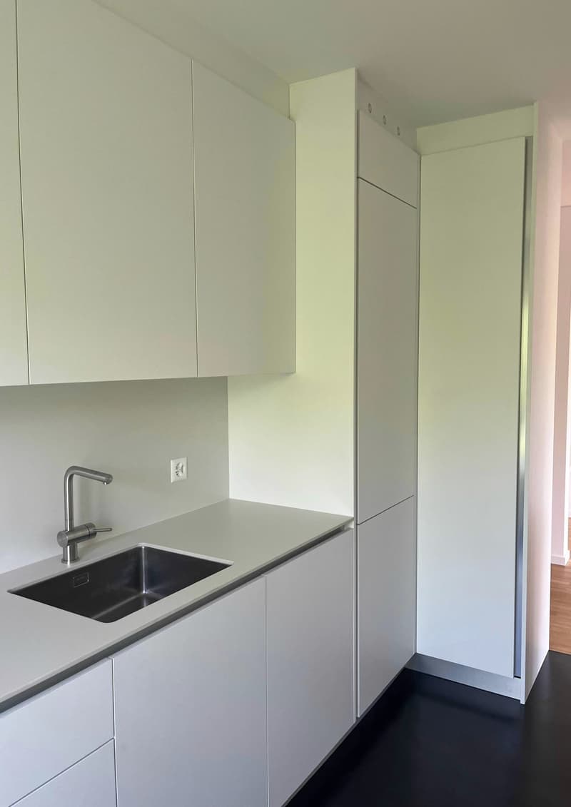 Luminoso e moderno appartamento di 2.5 locali con balcone a Lugano-Pregassona (5)
