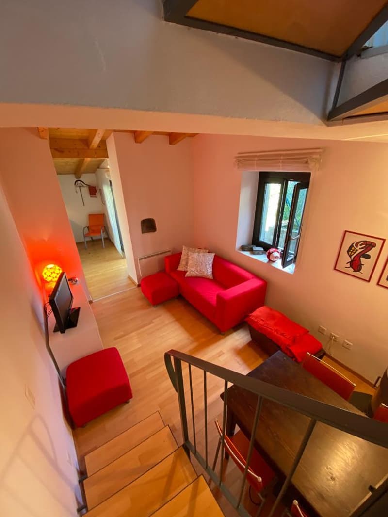 Casa unifamiliare arredata, con veranda e giardino privato in zona tranquilla e soleggiata (2)