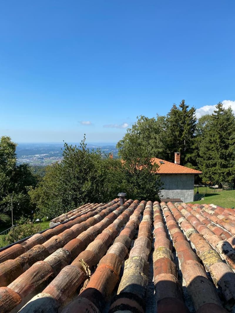 Casa unifamiliare arredata, con veranda e giardino privato in zona tranquilla e soleggiata (13)